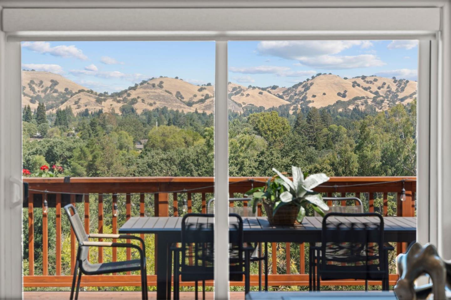 Detail Gallery Image 69 of 95 For 628 Sugarloaf Ct, Walnut Creek,  CA 94596 - 5 Beds | 3/1 Baths