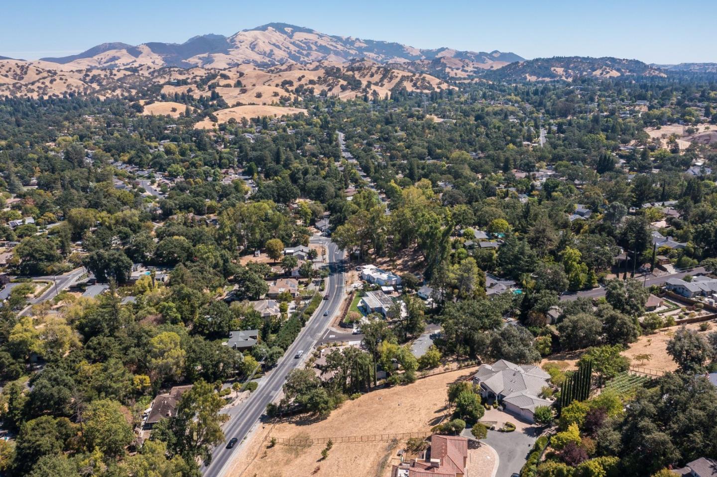 Detail Gallery Image 73 of 95 For 628 Sugarloaf Ct, Walnut Creek,  CA 94596 - 5 Beds | 3/1 Baths