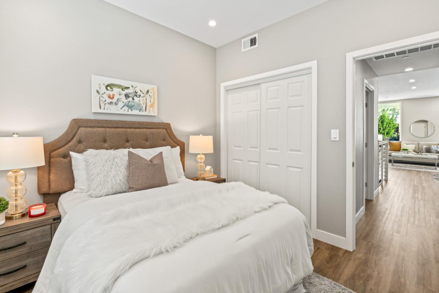 Detail Gallery Image 19 of 43 For 645 Baden Ave #3,  South San Francisco,  CA 94080 - 4 Beds | 2 Baths