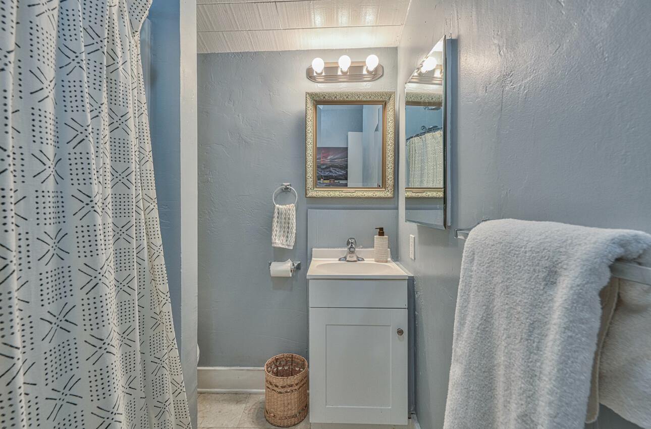 Detail Gallery Image 15 of 18 For 1703 Hilton St, Seaside,  CA 93955 - 1 Beds | 1 Baths