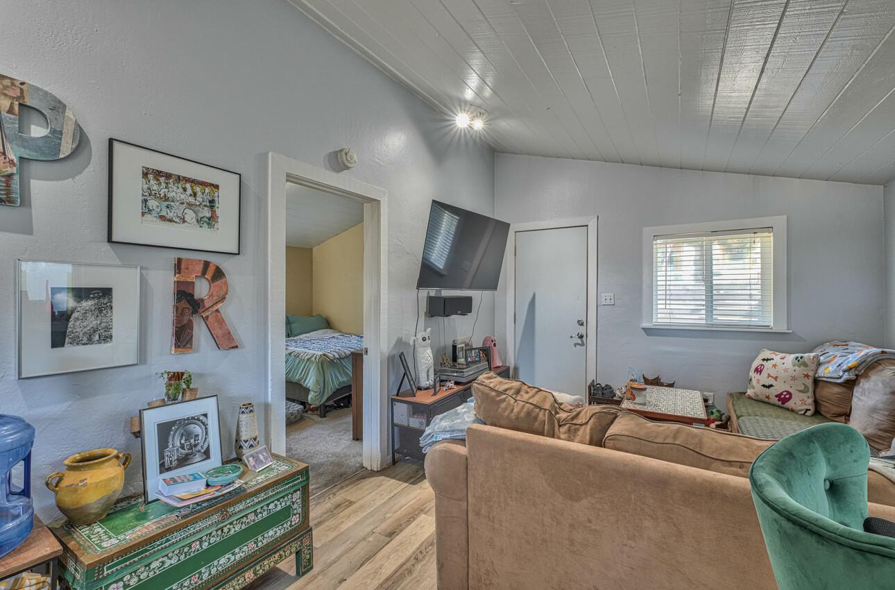 Detail Gallery Image 9 of 18 For 1703 Hilton St, Seaside,  CA 93955 - 1 Beds | 1 Baths