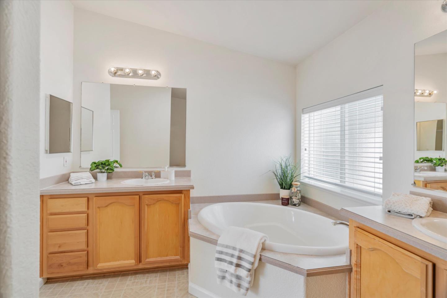 Detail Gallery Image 37 of 44 For 1050 Borregas Ave #99,  Sunnyvale,  CA 94089 - 3 Beds | 2 Baths