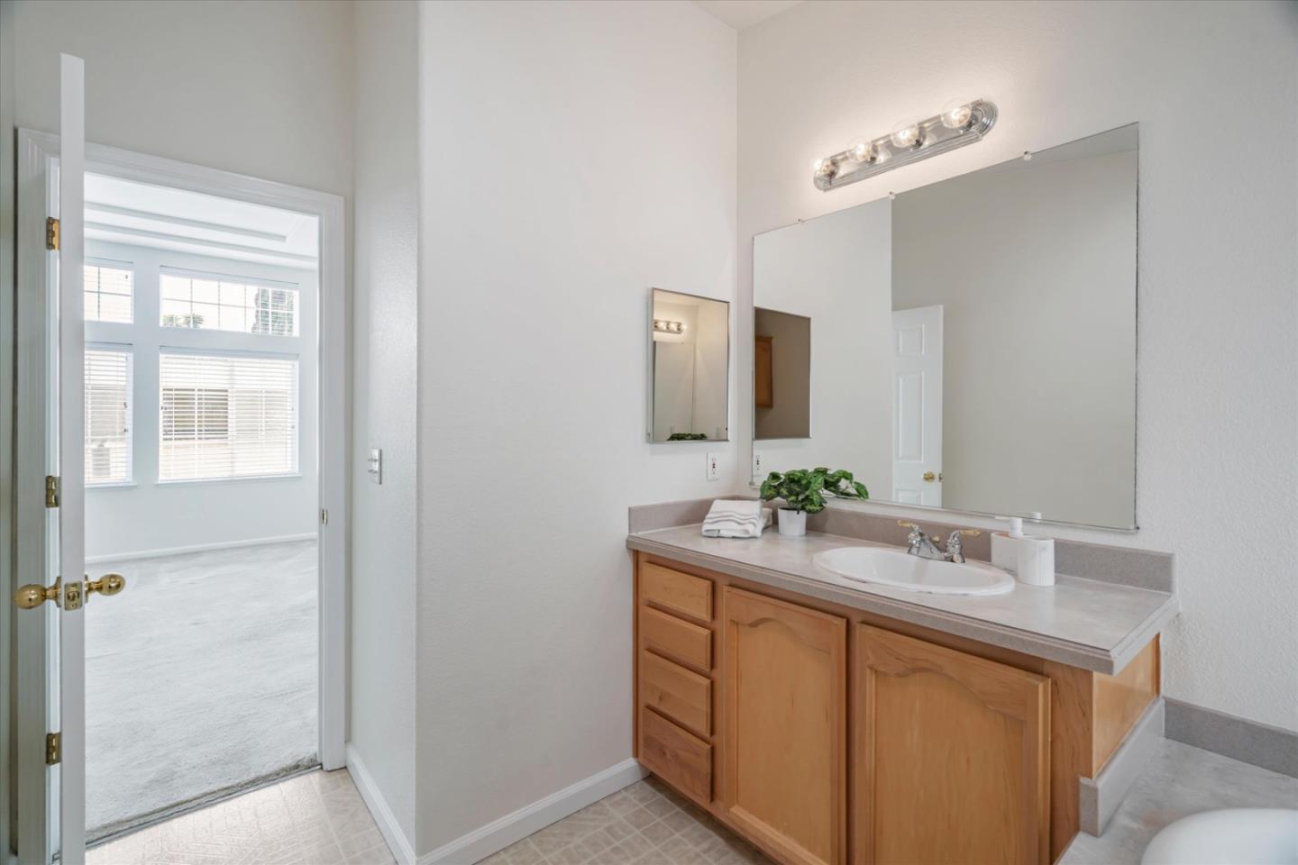 Detail Gallery Image 38 of 44 For 1050 Borregas Ave #99,  Sunnyvale,  CA 94089 - 3 Beds | 2 Baths