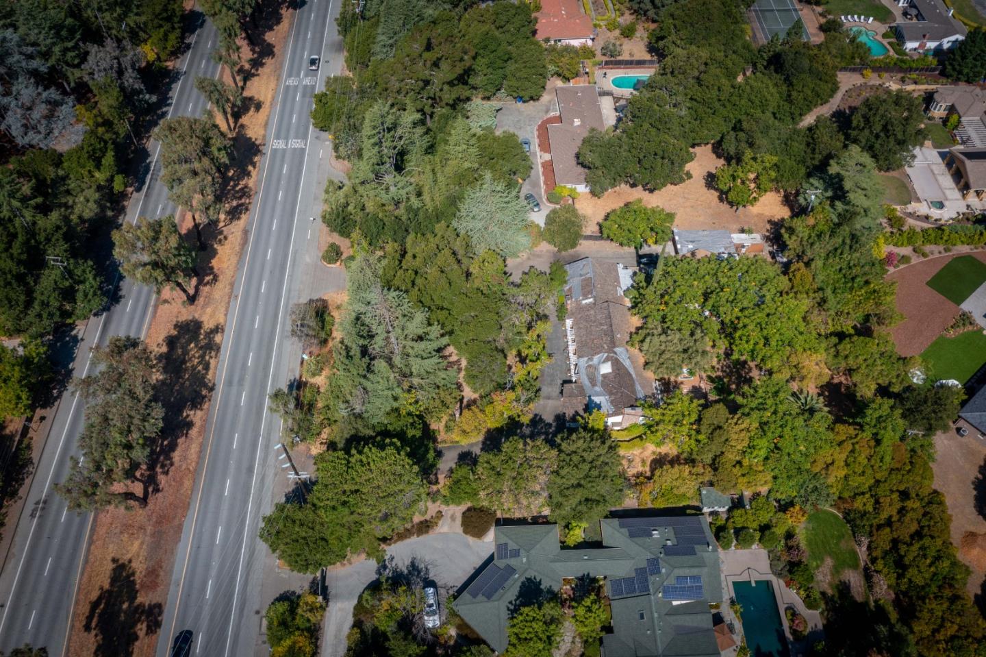 Detail Gallery Image 5 of 18 For 19351 Saratoga Los Gatos Rd, Saratoga,  CA 95070 - 3 Beds | 1/1 Baths