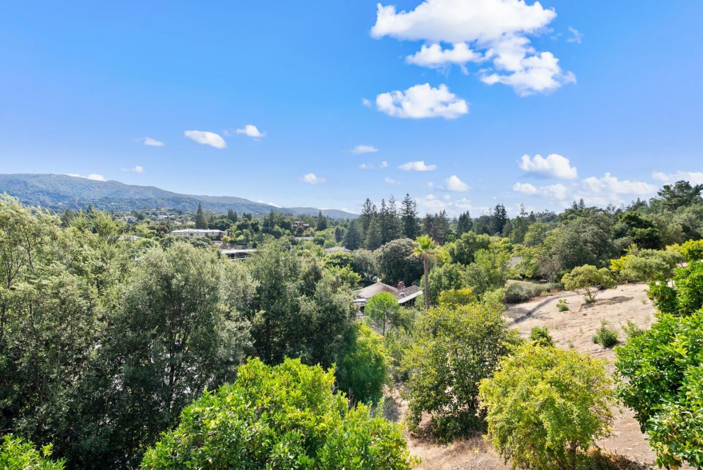 Detail Gallery Image 26 of 47 For 1086 Valley View Ct, Los Altos,  CA 94024 - 3 Beds | 2/1 Baths