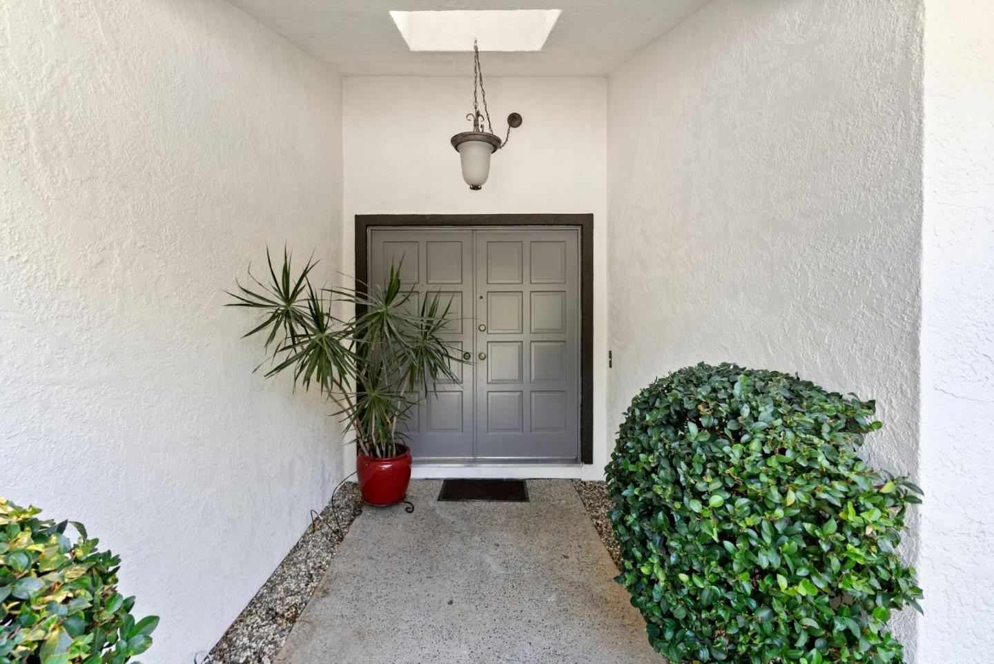 Detail Gallery Image 6 of 47 For 1086 Valley View Ct, Los Altos,  CA 94024 - 3 Beds | 2/1 Baths