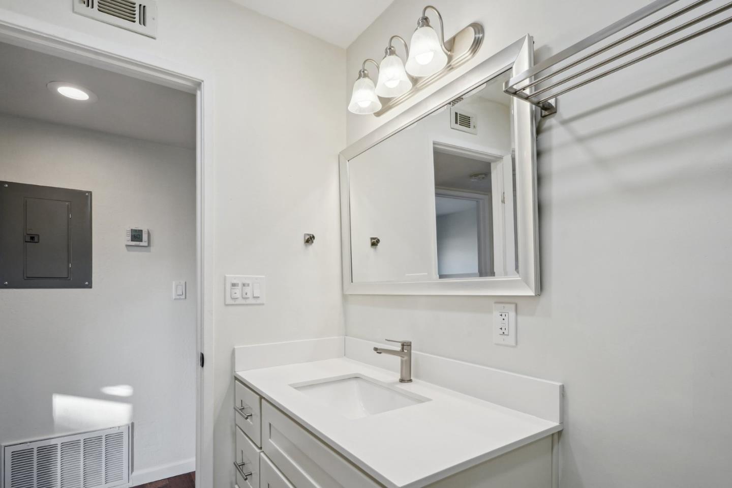 Detail Gallery Image 17 of 25 For 2824 Marlborough Ave #3,  Redwood City,  CA 94063 - 2 Beds | 1 Baths