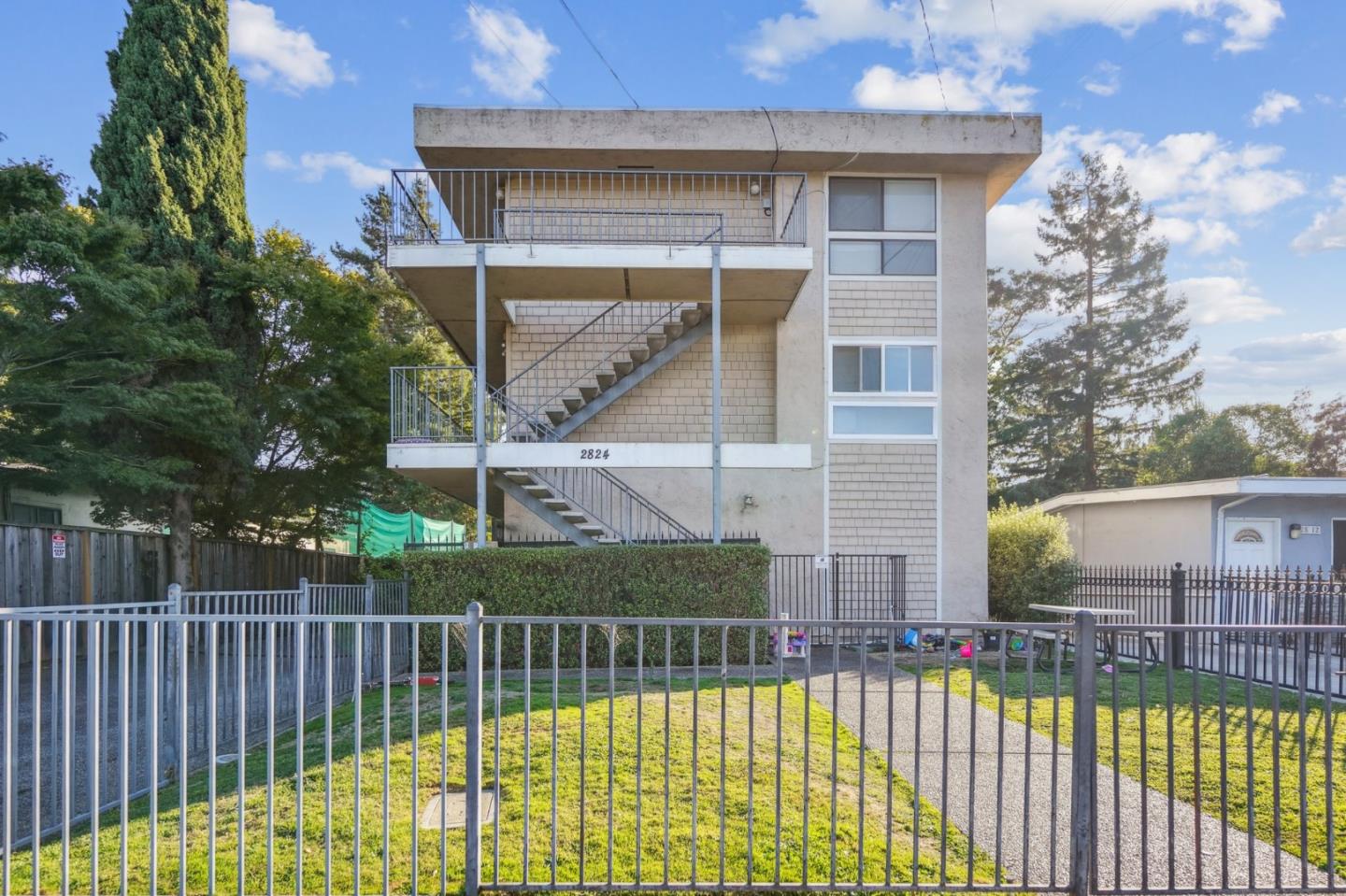 Detail Gallery Image 2 of 25 For 2824 Marlborough Ave #3,  Redwood City,  CA 94063 - 2 Beds | 1 Baths