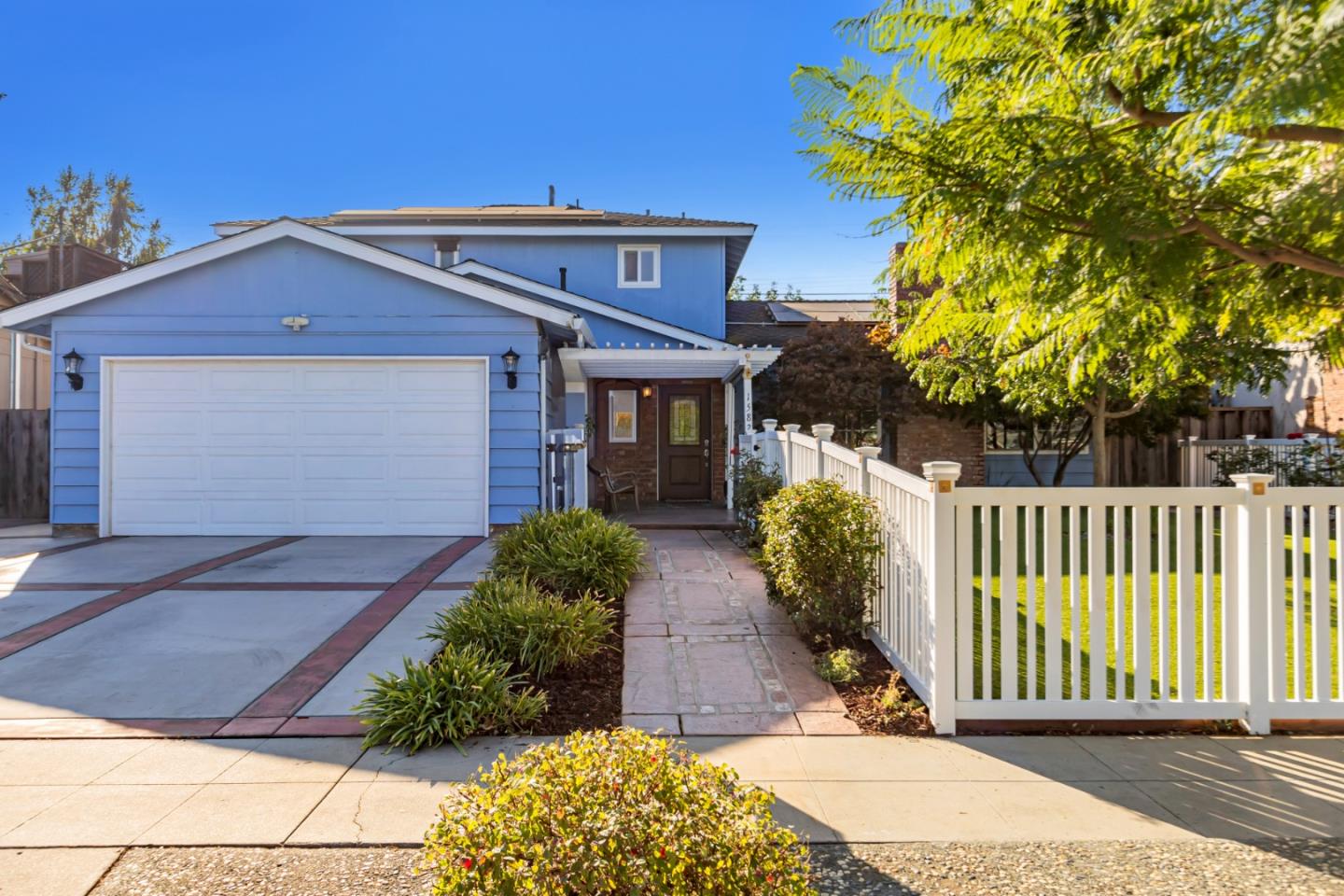 Detail Gallery Image 1 of 36 For 1582 Inverness Cir, San Jose,  CA 95124 - 3 Beds | 2/1 Baths