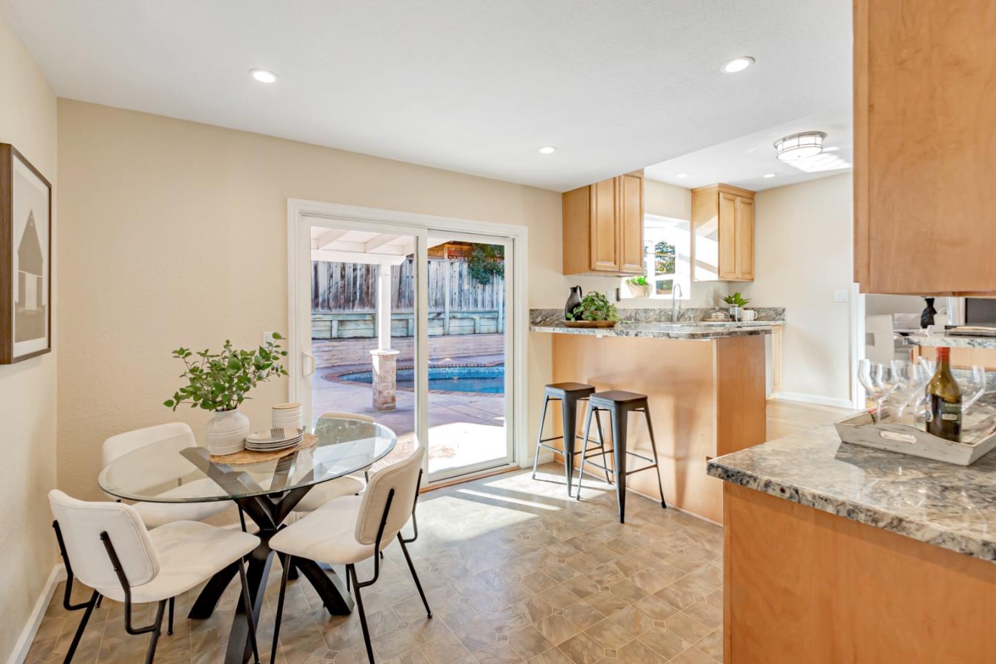 Detail Gallery Image 11 of 36 For 1582 Inverness Cir, San Jose,  CA 95124 - 3 Beds | 2/1 Baths