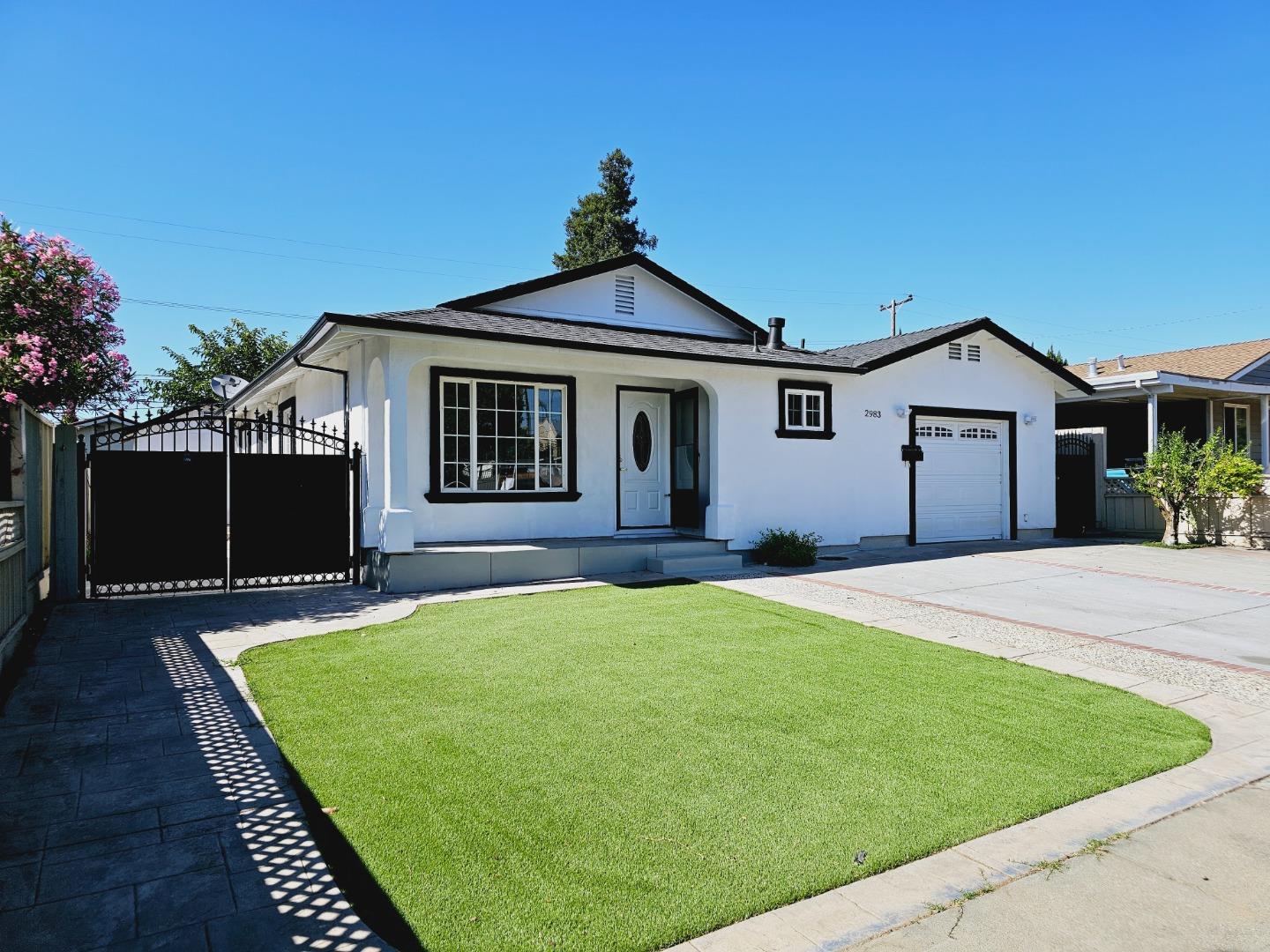 Detail Gallery Image 1 of 1 For 2983 Betsy Way, San Jose,  CA 95133 - 5 Beds | 4 Baths