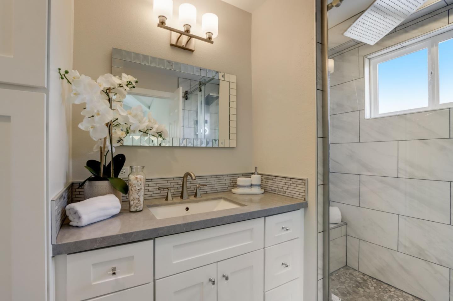 Detail Gallery Image 9 of 12 For 1396 Boysea Dr, San Jose,  CA 95118 - 4 Beds | 2/1 Baths