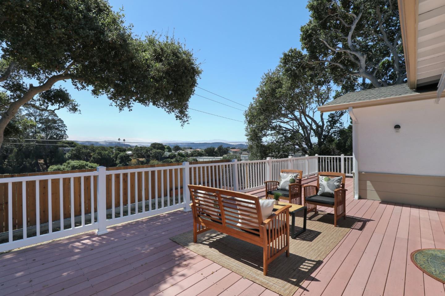 Detail Gallery Image 11 of 11 For 854 Portola Dr, Monterey,  CA 93940 - 3 Beds | 2 Baths