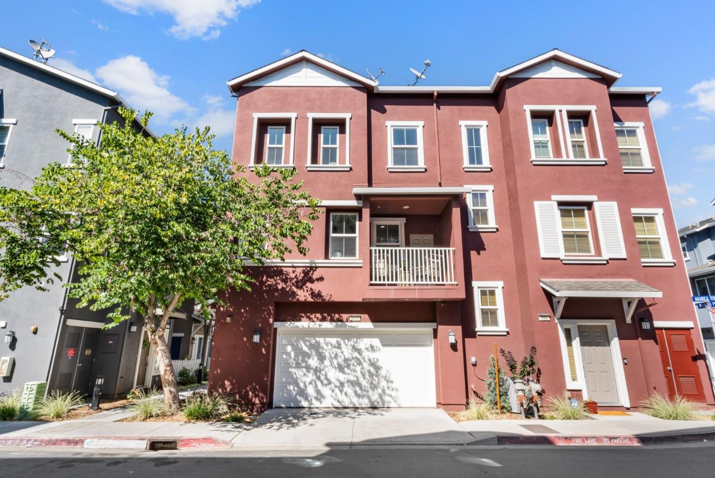 Detail Gallery Image 1 of 1 For 1200 Arabica Ter, San Jose,  CA 95126 - 2 Beds | 2/1 Baths