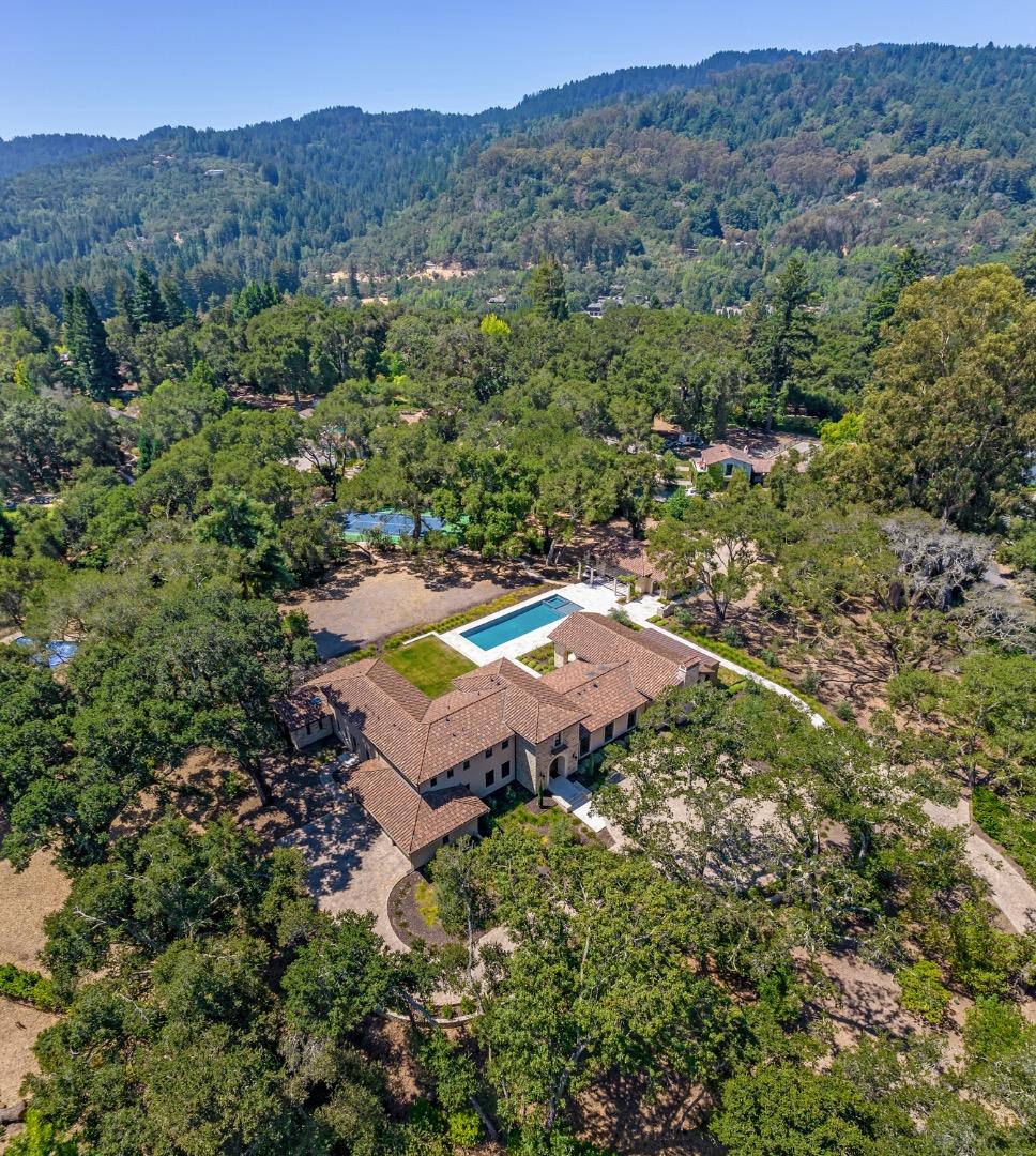 7 Blueridge Ln  