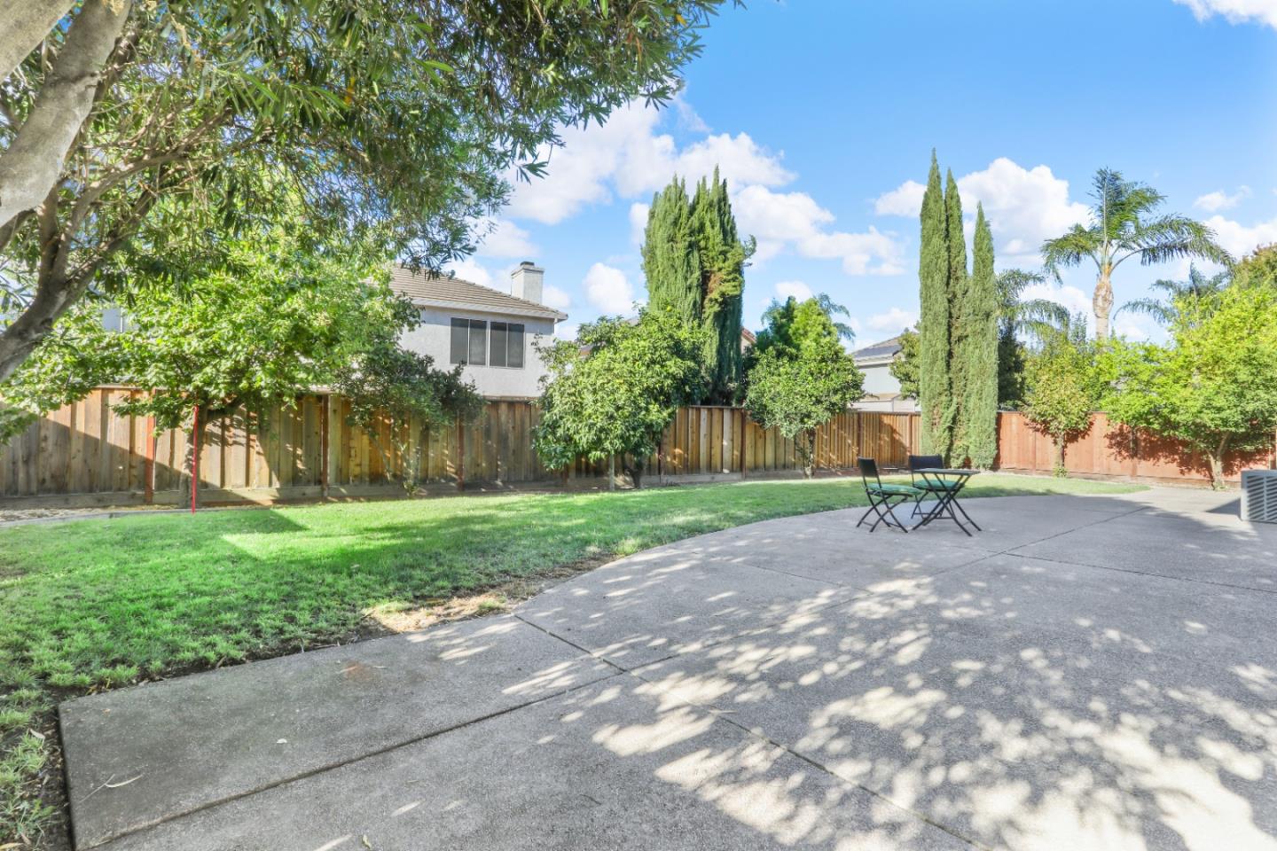 Detail Gallery Image 39 of 41 For 1155 Yorkshire Loop, Tracy,  CA 95376 - 4 Beds | 2/1 Baths