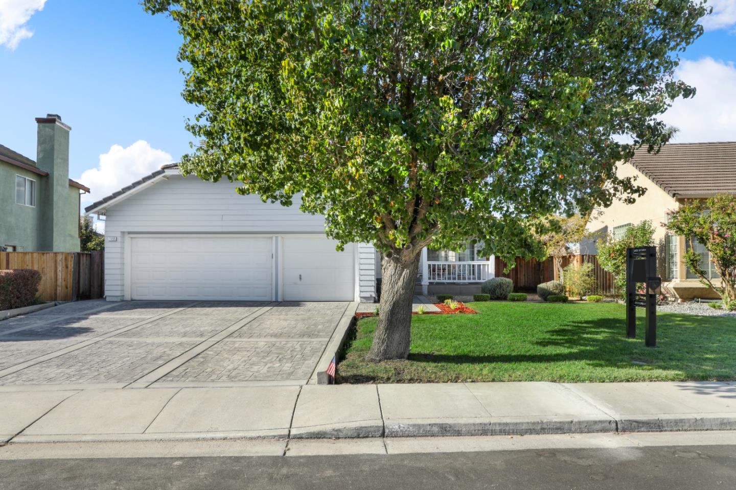 Detail Gallery Image 4 of 41 For 1155 Yorkshire Loop, Tracy,  CA 95376 - 4 Beds | 2/1 Baths