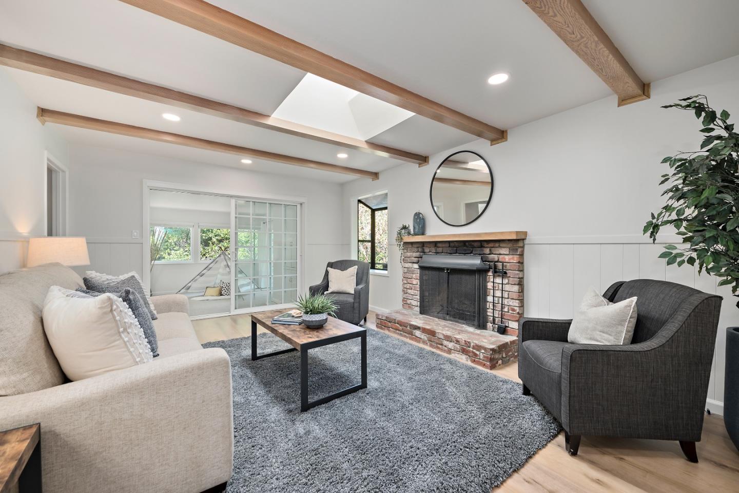 Detail Gallery Image 12 of 33 For 2050 Madelaine Ct, Los Altos,  CA 94024 - 3 Beds | 2/1 Baths