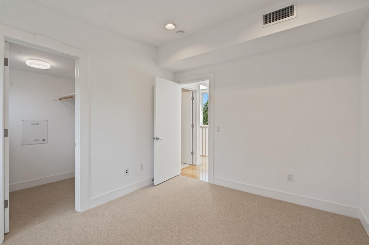 Detail Gallery Image 15 of 21 For 618 College Ave, Menlo Park,  CA 94025 - 3 Beds | 3/1 Baths