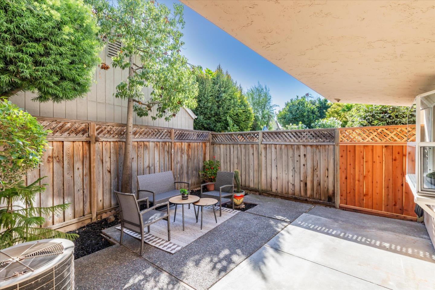 Detail Gallery Image 22 of 28 For 1458 Glenpine Dr, San Jose,  CA 95125 - 2 Beds | 2/1 Baths