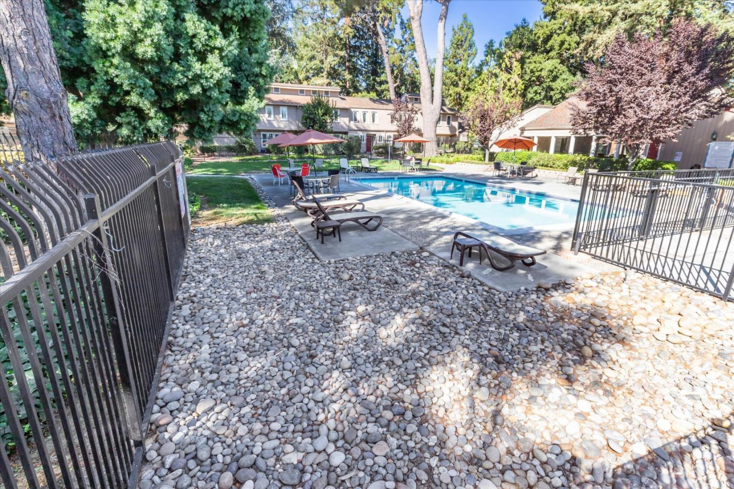 Detail Gallery Image 23 of 28 For 1458 Glenpine Dr, San Jose,  CA 95125 - 2 Beds | 2/1 Baths