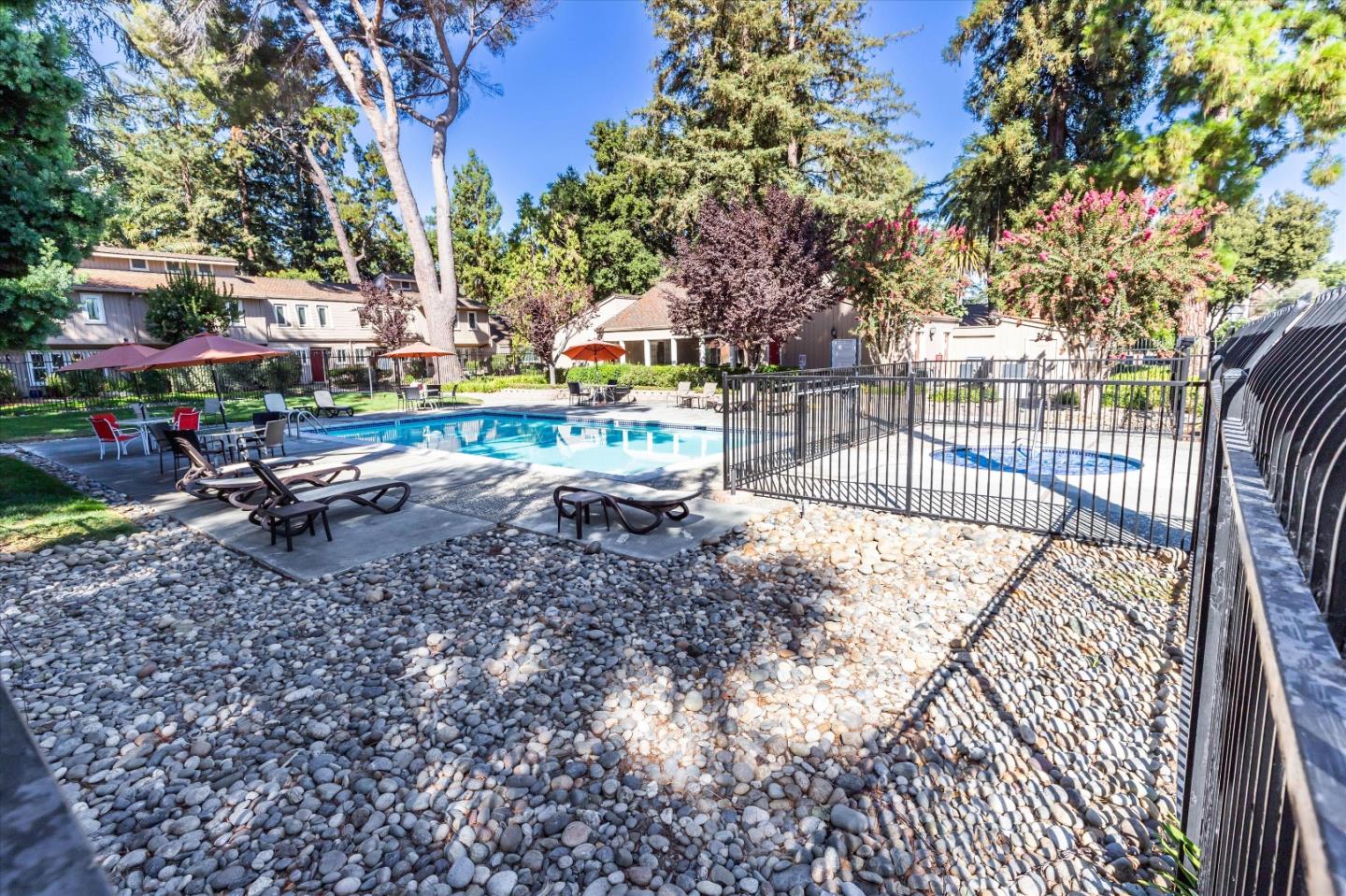 Detail Gallery Image 24 of 28 For 1458 Glenpine Dr, San Jose,  CA 95125 - 2 Beds | 2/1 Baths