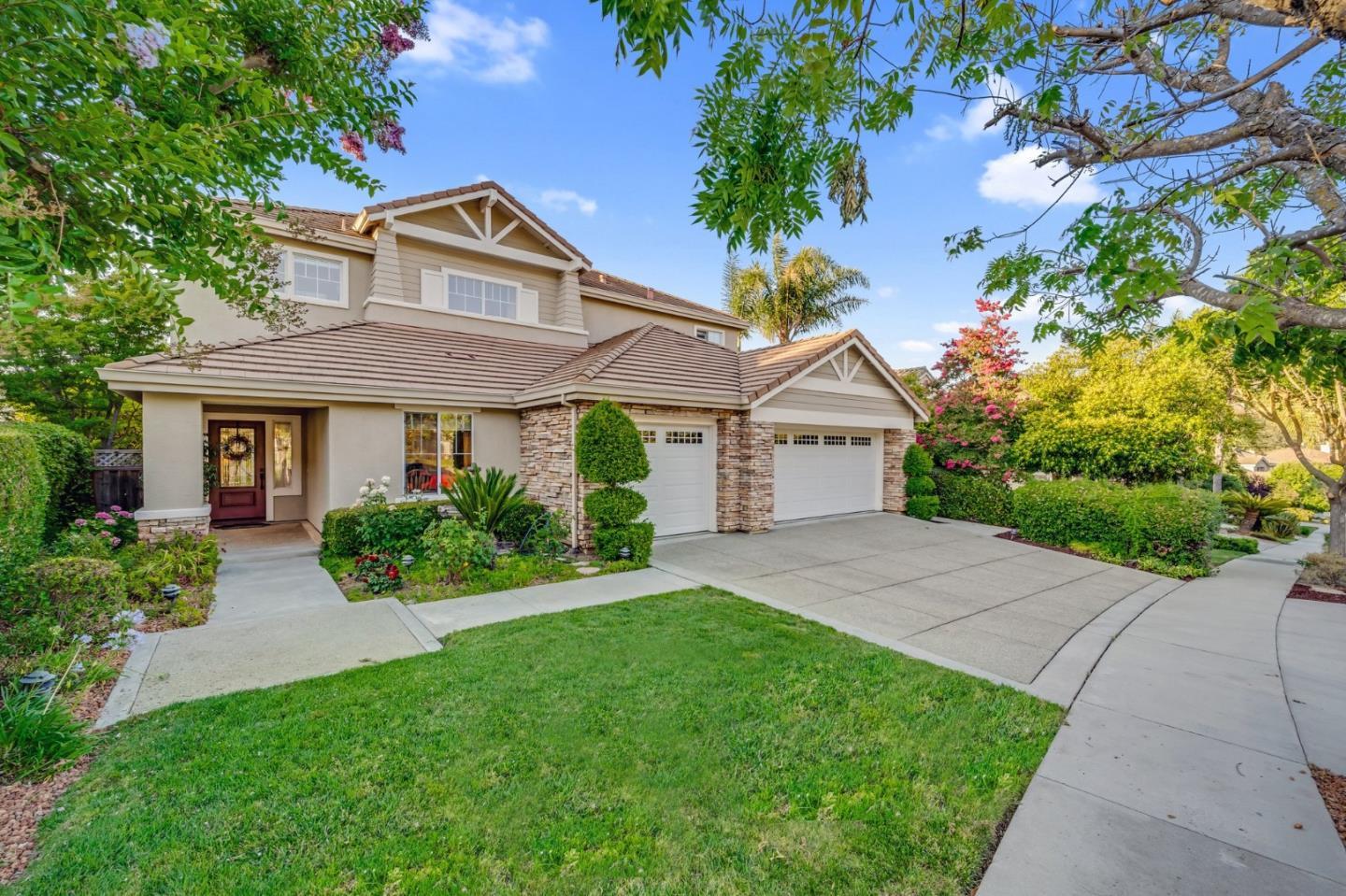 Detail Gallery Image 1 of 52 For 5707 Capilano Dr, San Jose,  CA 95138 - 5 Beds | 4/1 Baths