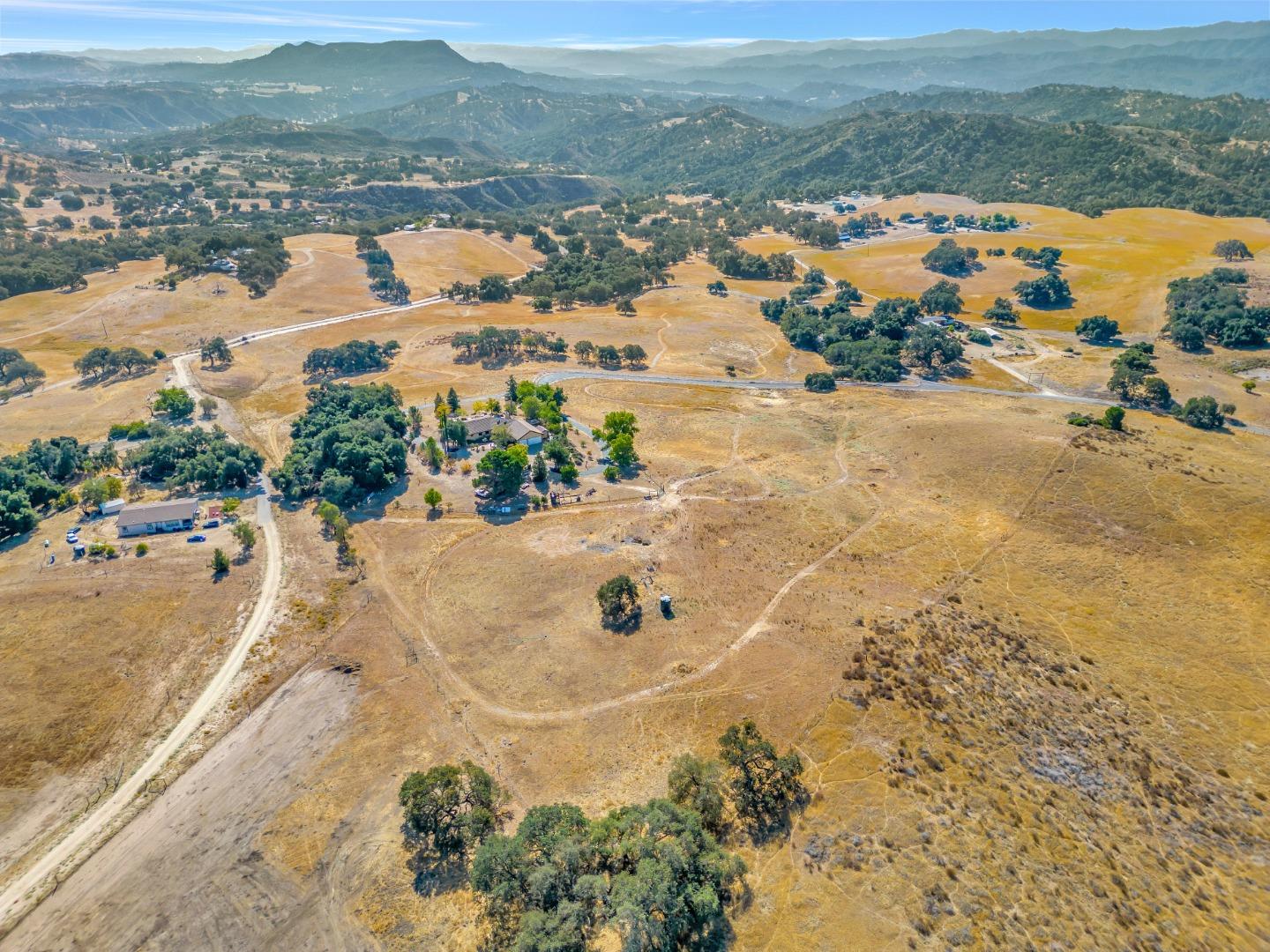 Detail Gallery Image 11 of 61 For 52467 Smith Rd, Bradley,  CA 93426 - 3 Beds | 3 Baths