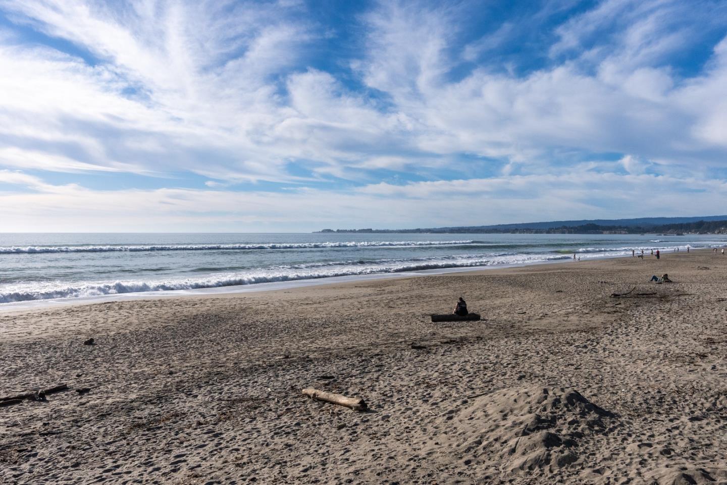 Detail Gallery Image 13 of 54 For 545 Beach Dr, Aptos,  CA 95003 - 5 Beds | 4/1 Baths