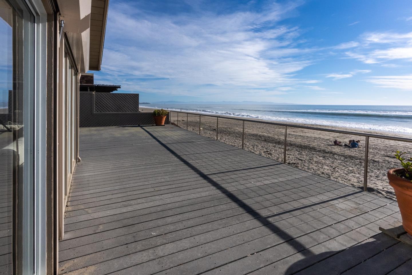 Detail Gallery Image 14 of 54 For 545 Beach Dr, Aptos,  CA 95003 - 5 Beds | 4/1 Baths