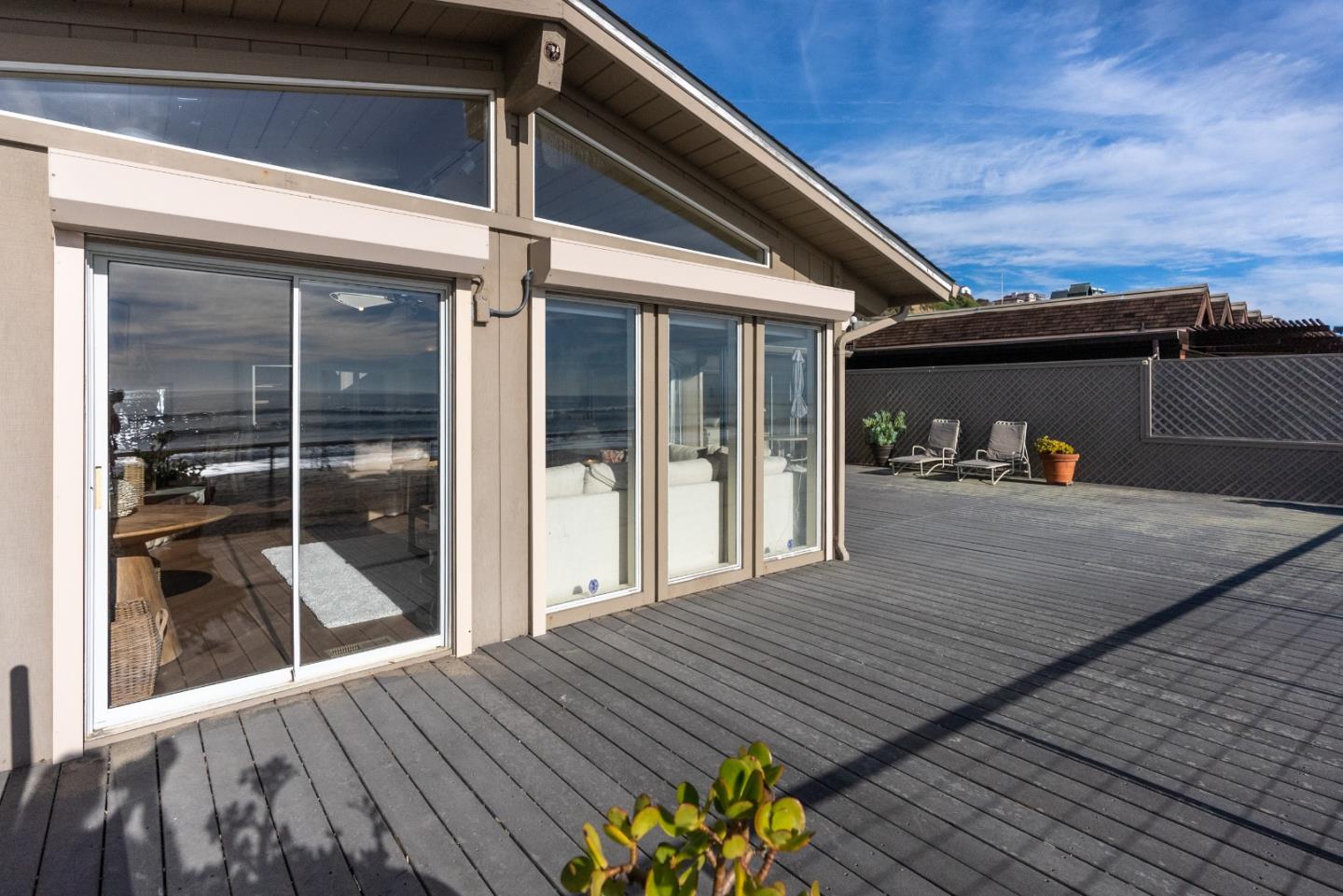 Detail Gallery Image 15 of 54 For 545 Beach Dr, Aptos,  CA 95003 - 5 Beds | 4/1 Baths