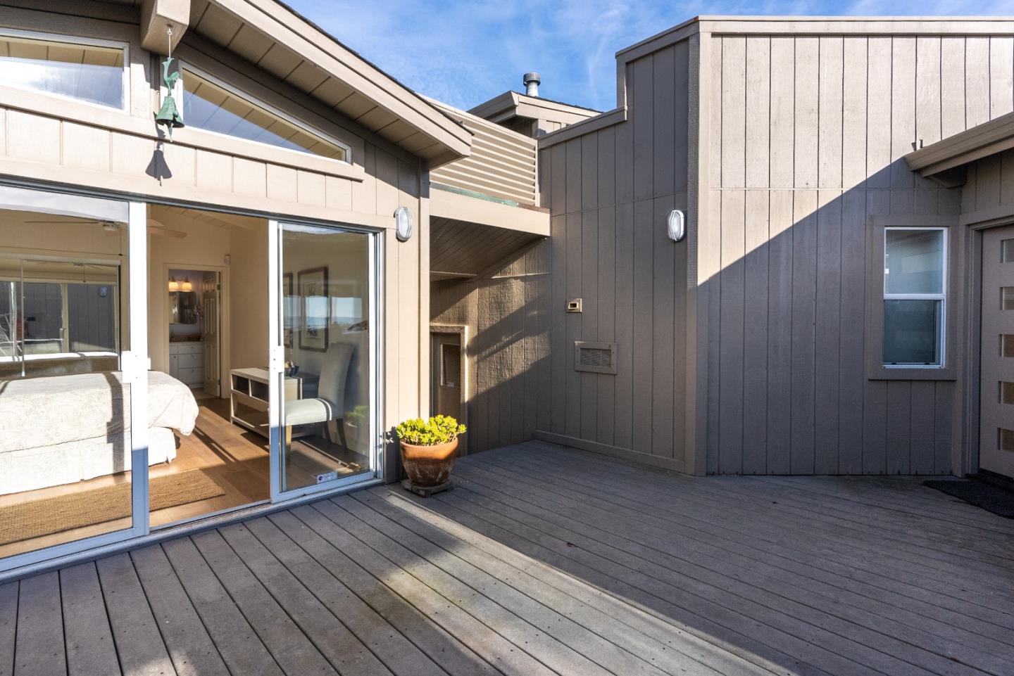 Detail Gallery Image 16 of 54 For 545 Beach Dr, Aptos,  CA 95003 - 5 Beds | 4/1 Baths