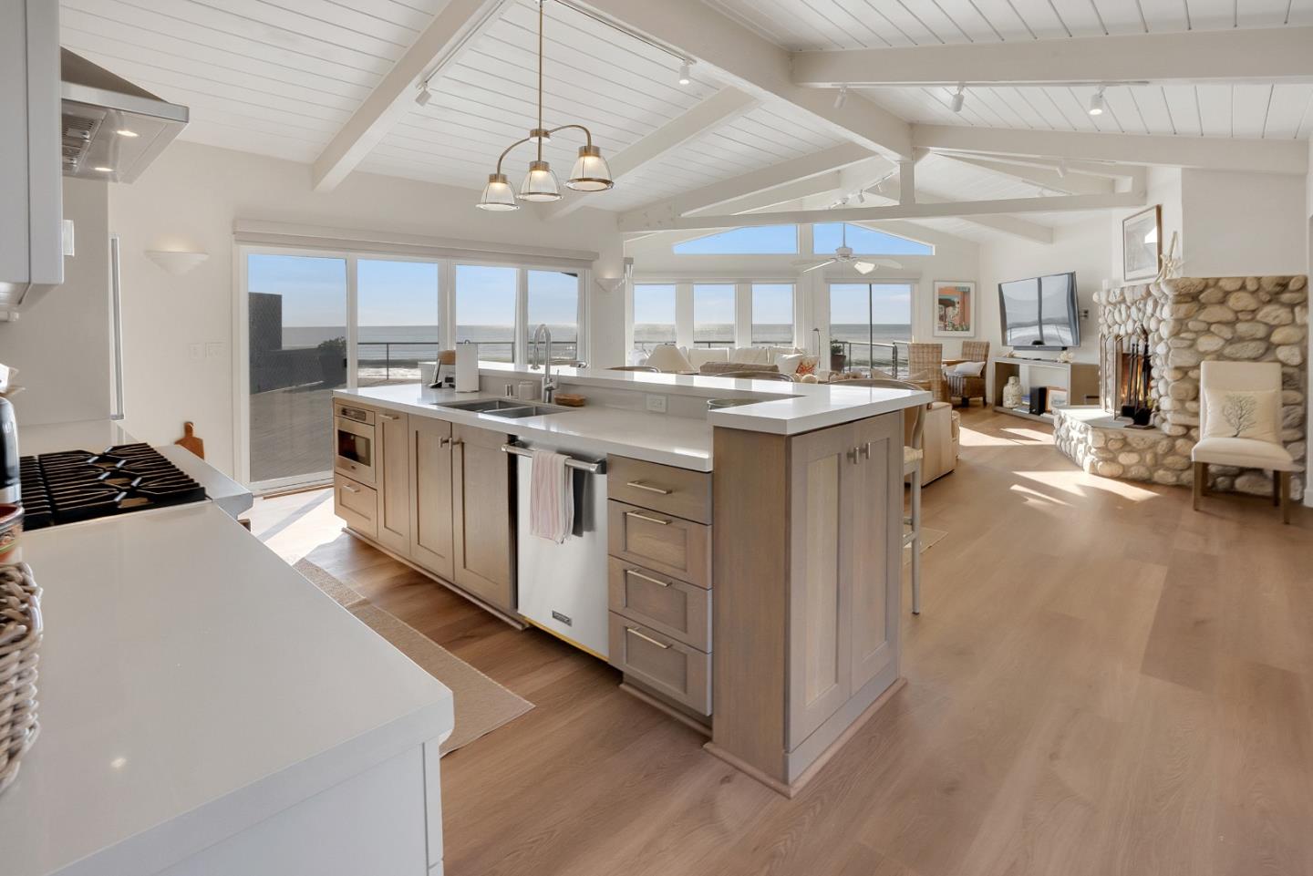 Detail Gallery Image 46 of 54 For 545 Beach Dr, Aptos,  CA 95003 - 5 Beds | 4/1 Baths