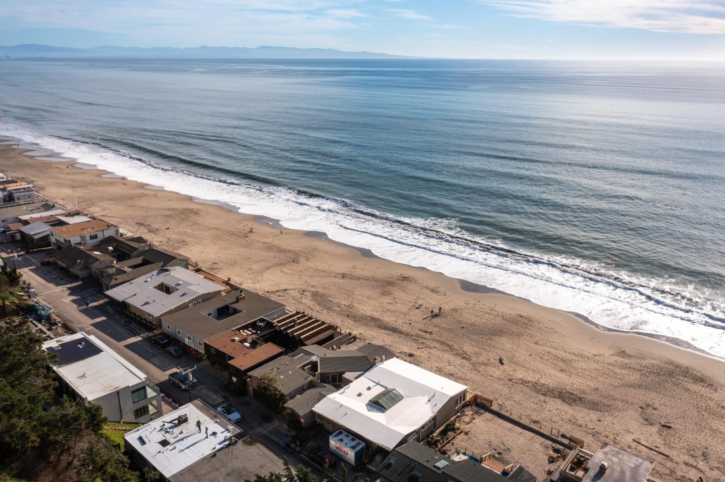 Detail Gallery Image 9 of 54 For 545 Beach Dr, Aptos,  CA 95003 - 5 Beds | 4/1 Baths