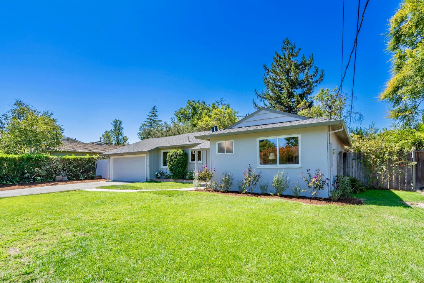 Detail Gallery Image 3 of 34 For 940 Golden Way, Los Altos,  CA 94024 - 3 Beds | 2 Baths