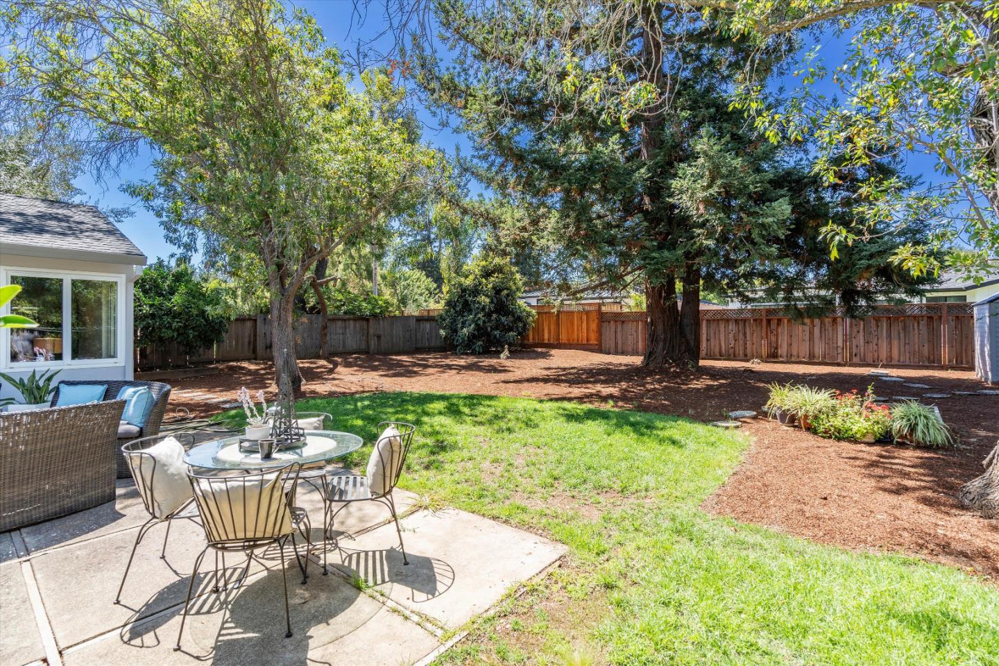 Detail Gallery Image 31 of 34 For 940 Golden Way, Los Altos,  CA 94024 - 3 Beds | 2 Baths