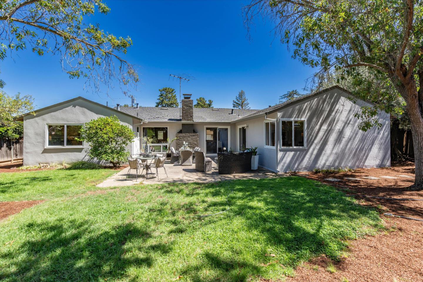 Detail Gallery Image 32 of 34 For 940 Golden Way, Los Altos,  CA 94024 - 3 Beds | 2 Baths