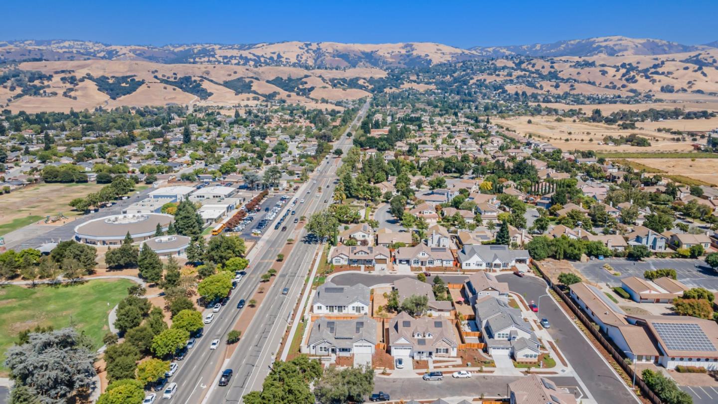 Detail Gallery Image 69 of 84 For 16930 Brut Ln, Morgan Hill,  CA 95037 - 4 Beds | 2/1 Baths