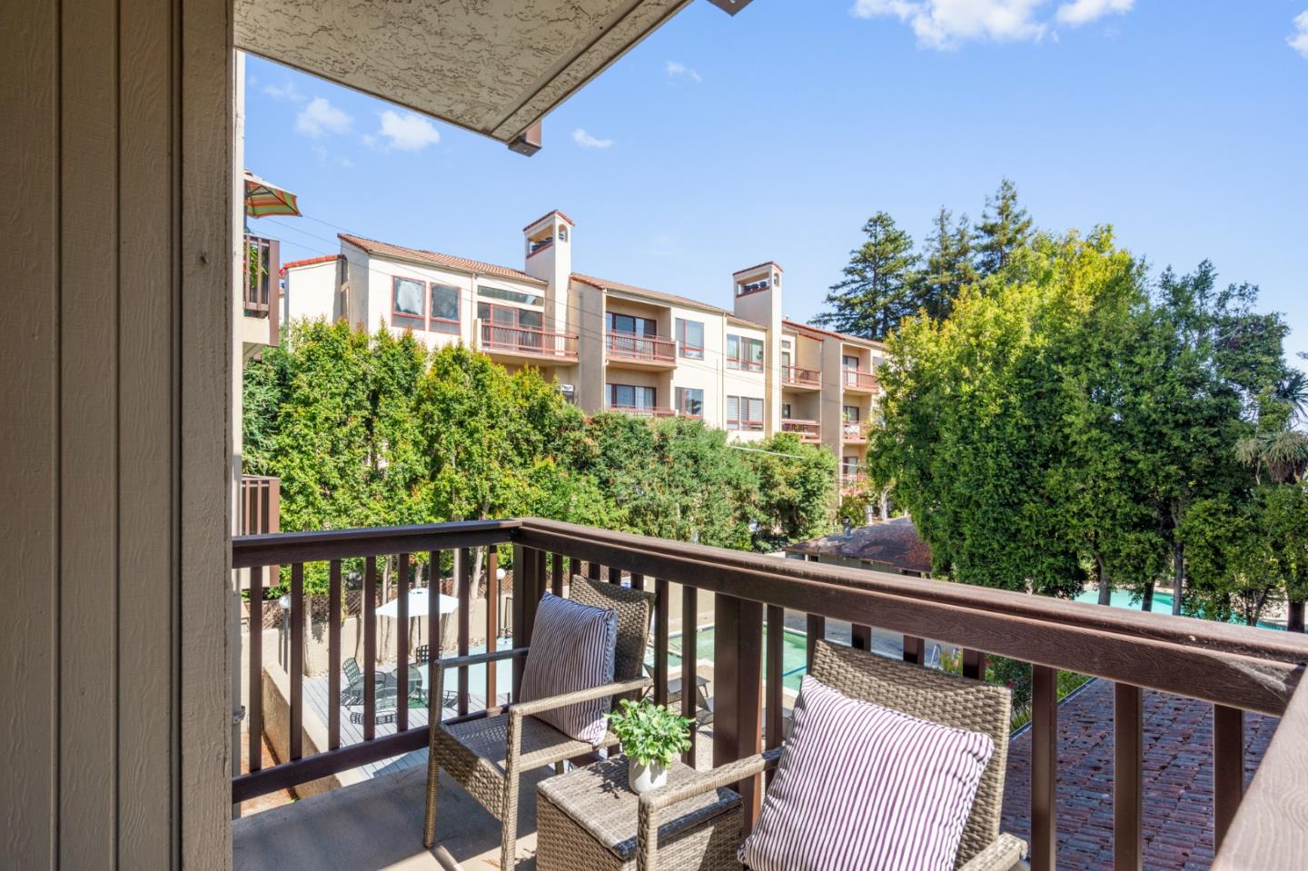 Detail Gallery Image 9 of 63 For 11 Hayward Ave #2004,  San Mateo,  CA 94401 - 2 Beds | 2 Baths