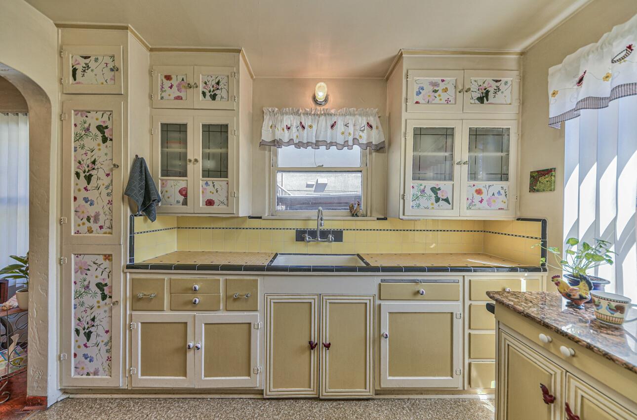 Detail Gallery Image 13 of 31 For 233 W Alisal St, Salinas,  CA 93901 - 2 Beds | 1 Baths