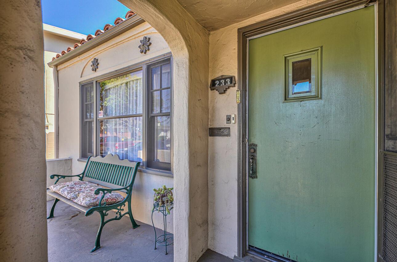 Detail Gallery Image 4 of 31 For 233 W Alisal St, Salinas,  CA 93901 - 2 Beds | 1 Baths