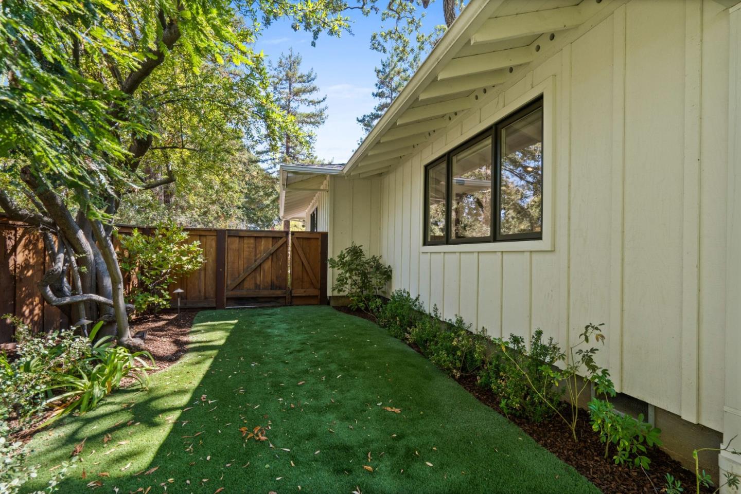 Detail Gallery Image 56 of 67 For 1330 Fairway Dr, Los Altos,  CA 94024 - 4 Beds | 4/1 Baths