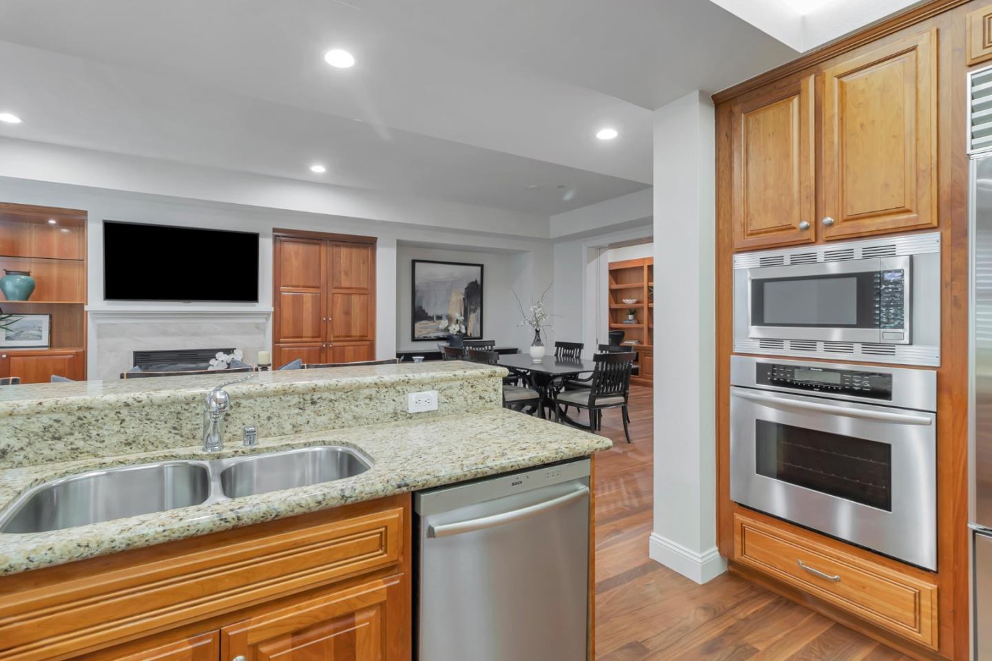 Detail Gallery Image 13 of 46 For 325 Channing Ave #104,  Palo Alto,  CA 94301 - 2 Beds | 2/1 Baths