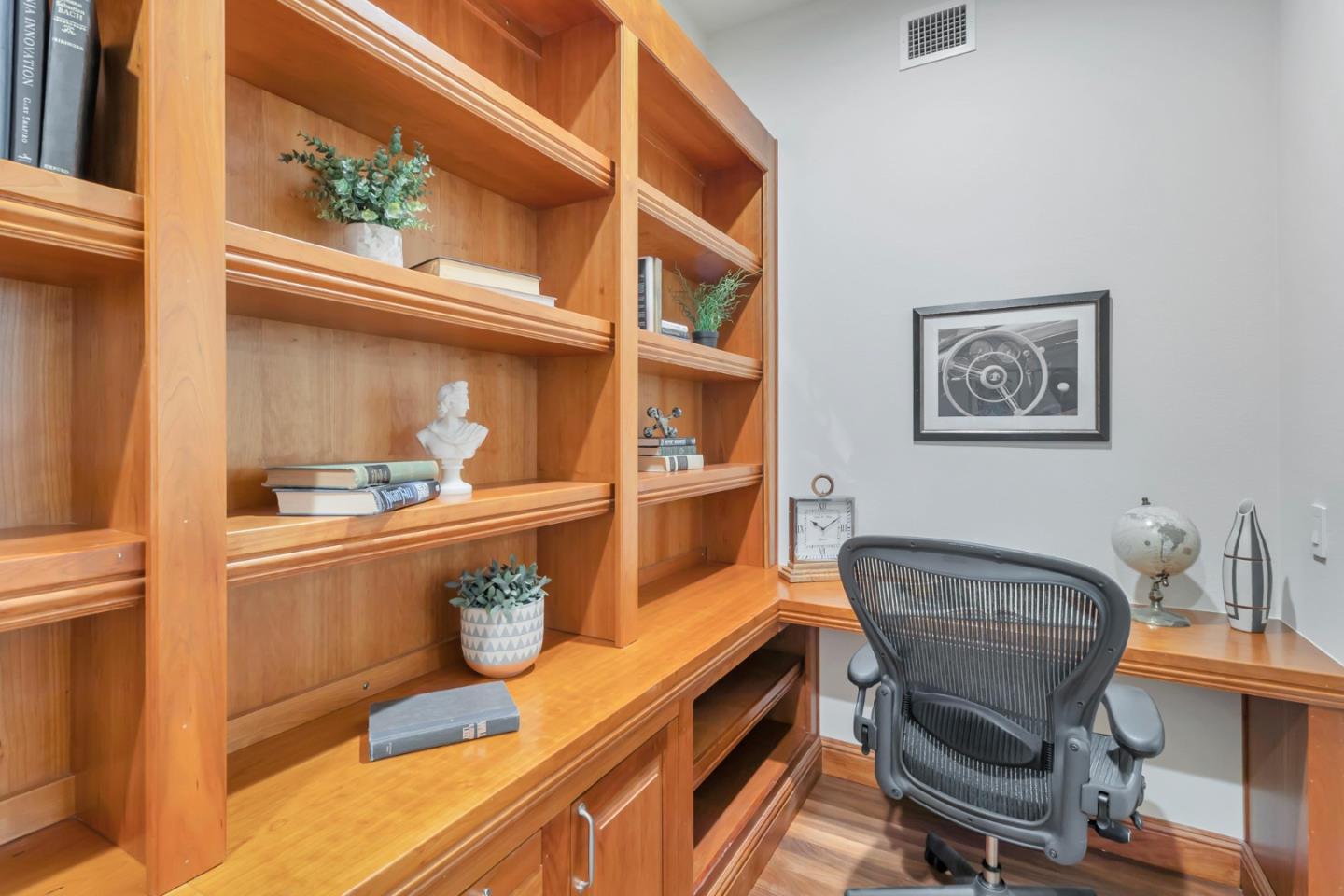 Detail Gallery Image 21 of 46 For 325 Channing Ave #104,  Palo Alto,  CA 94301 - 2 Beds | 2/1 Baths