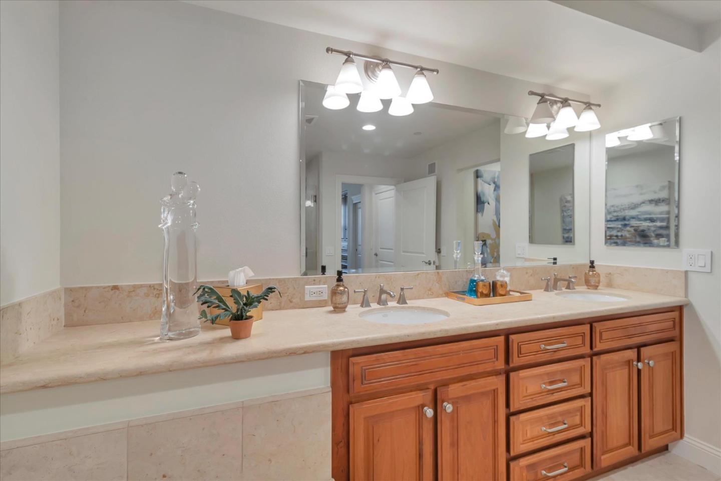 Detail Gallery Image 36 of 46 For 325 Channing Ave #104,  Palo Alto,  CA 94301 - 2 Beds | 2/1 Baths