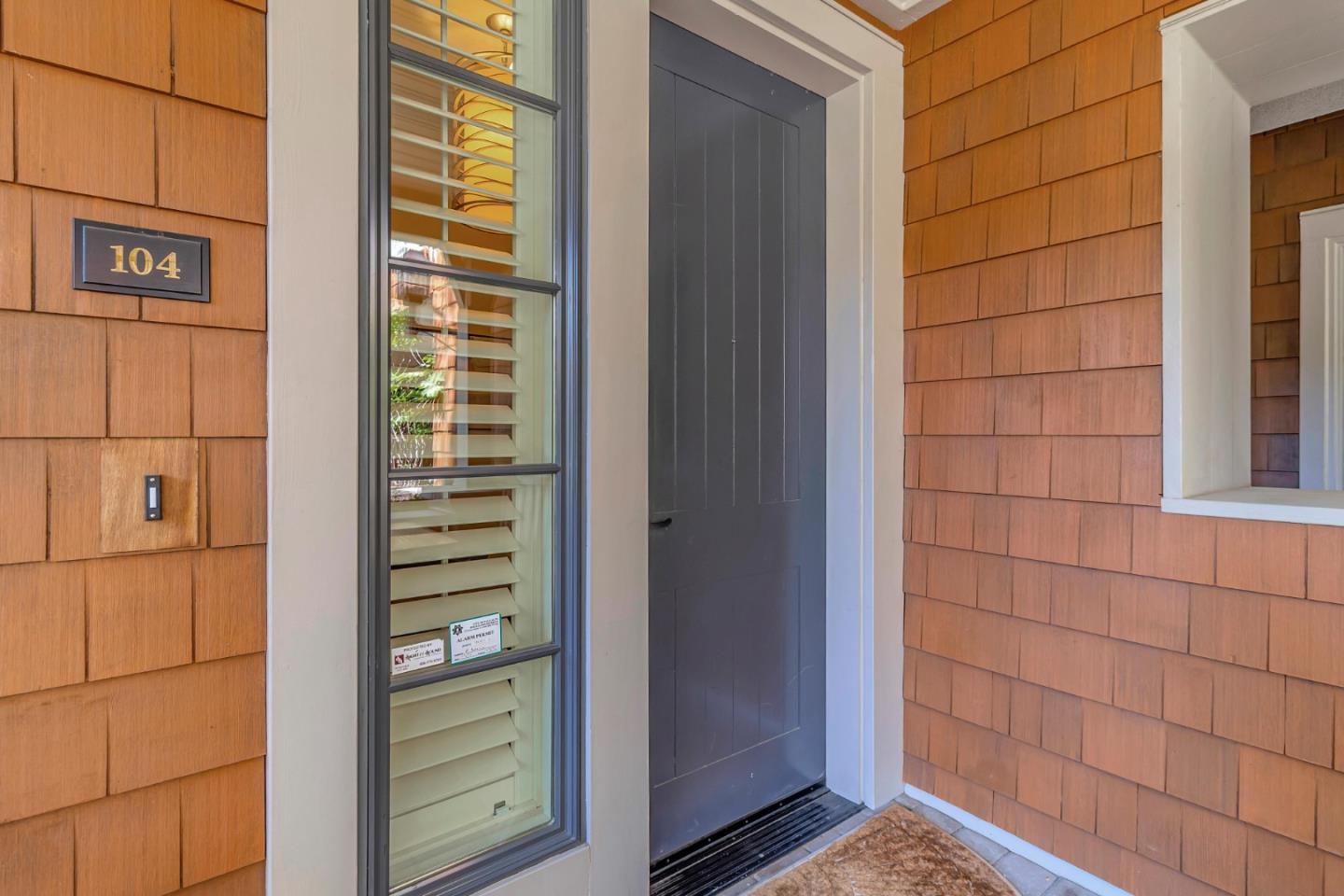 Detail Gallery Image 5 of 46 For 325 Channing Ave #104,  Palo Alto,  CA 94301 - 2 Beds | 2/1 Baths