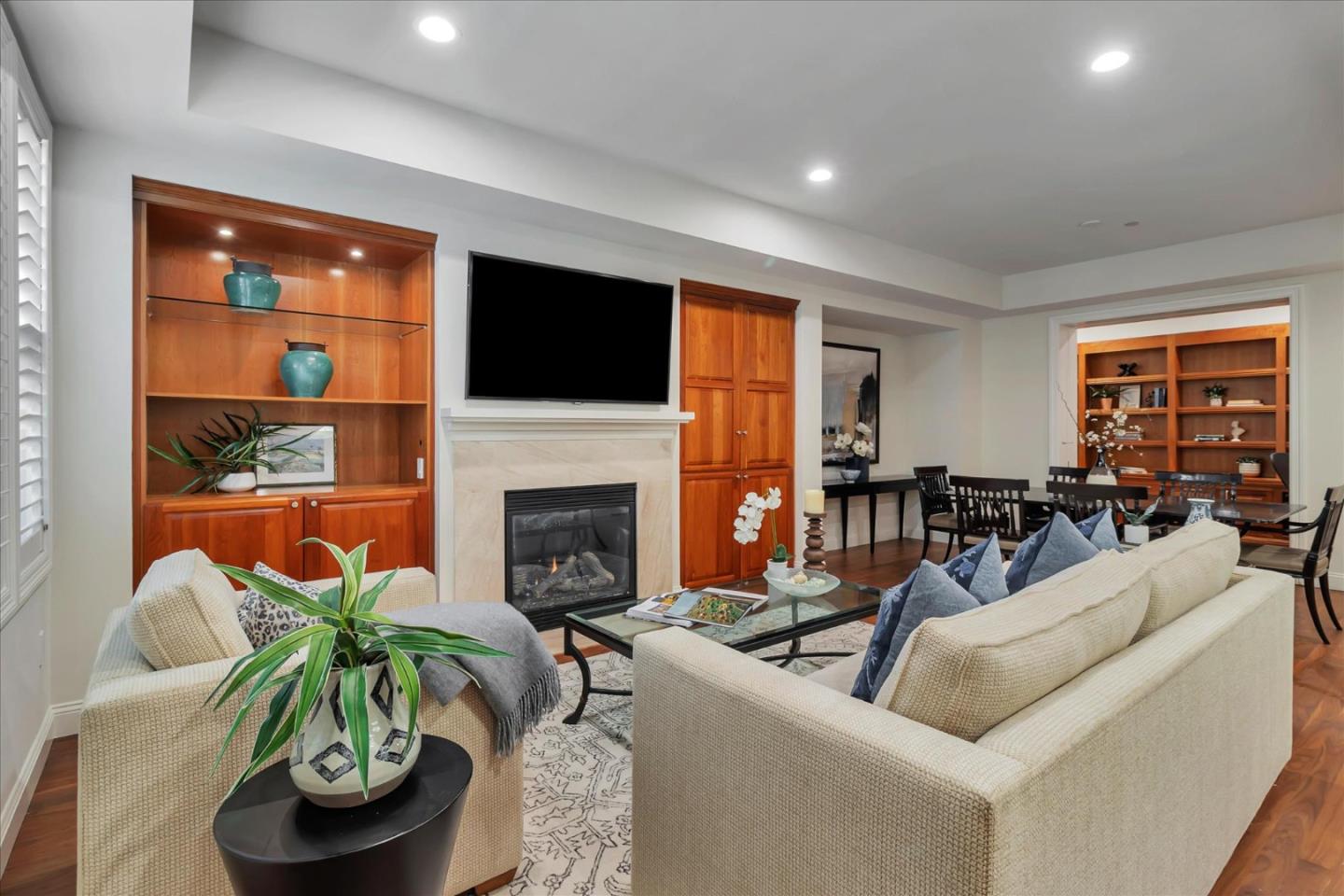 Detail Gallery Image 7 of 46 For 325 Channing Ave #104,  Palo Alto,  CA 94301 - 2 Beds | 2/1 Baths