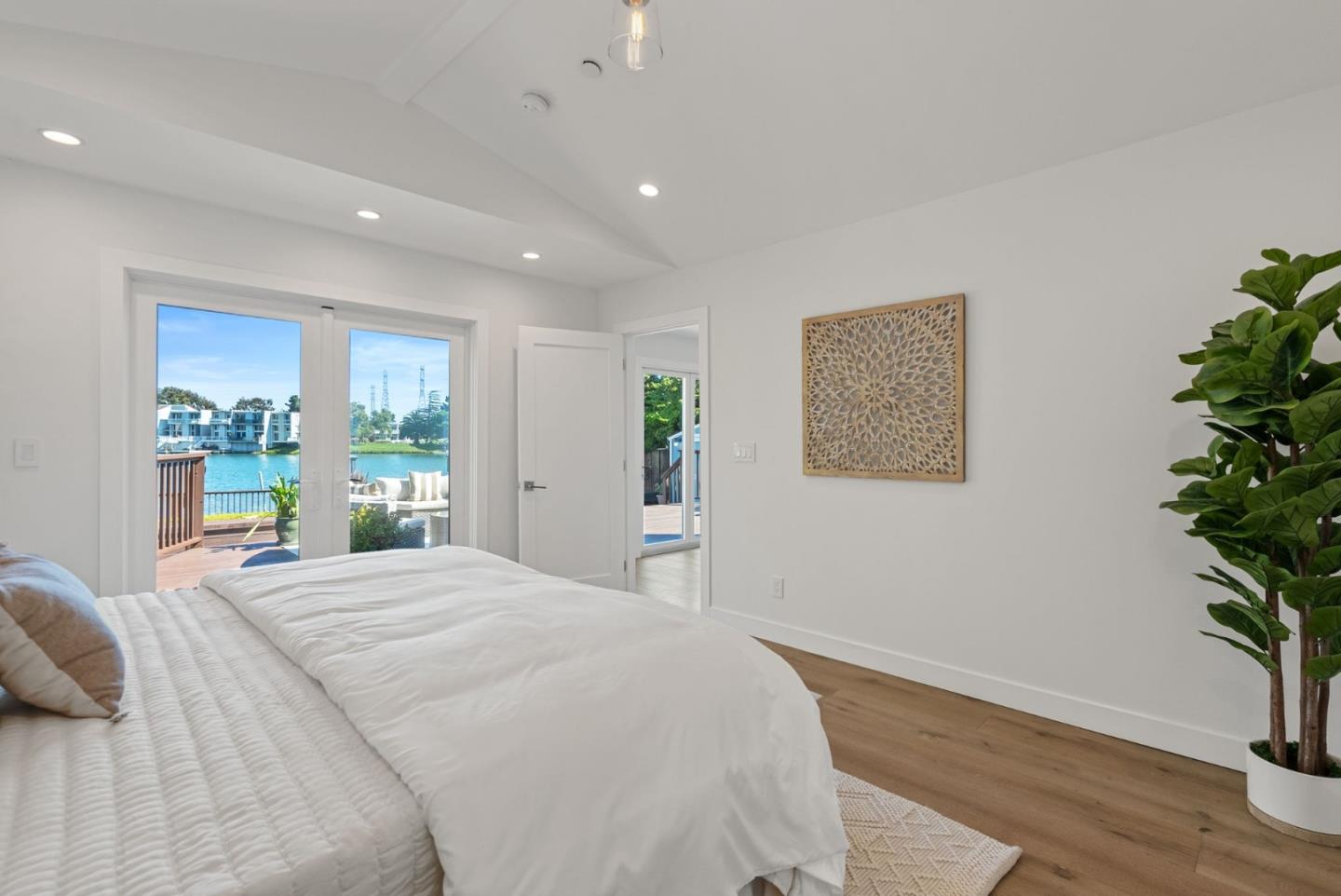 Detail Gallery Image 16 of 46 For 2339 Clipper St, San Mateo,  CA 94403 - 4 Beds | 2/1 Baths