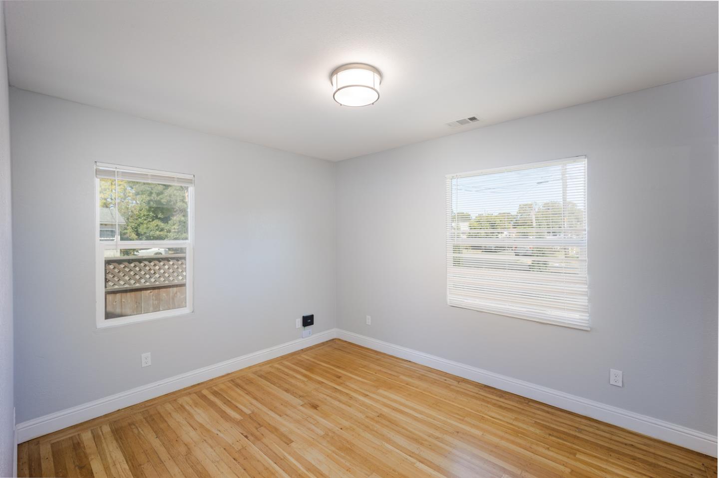 Detail Gallery Image 7 of 17 For 3400 Rheem Ave, Richmond,  CA 94804 - 2 Beds | 1 Baths