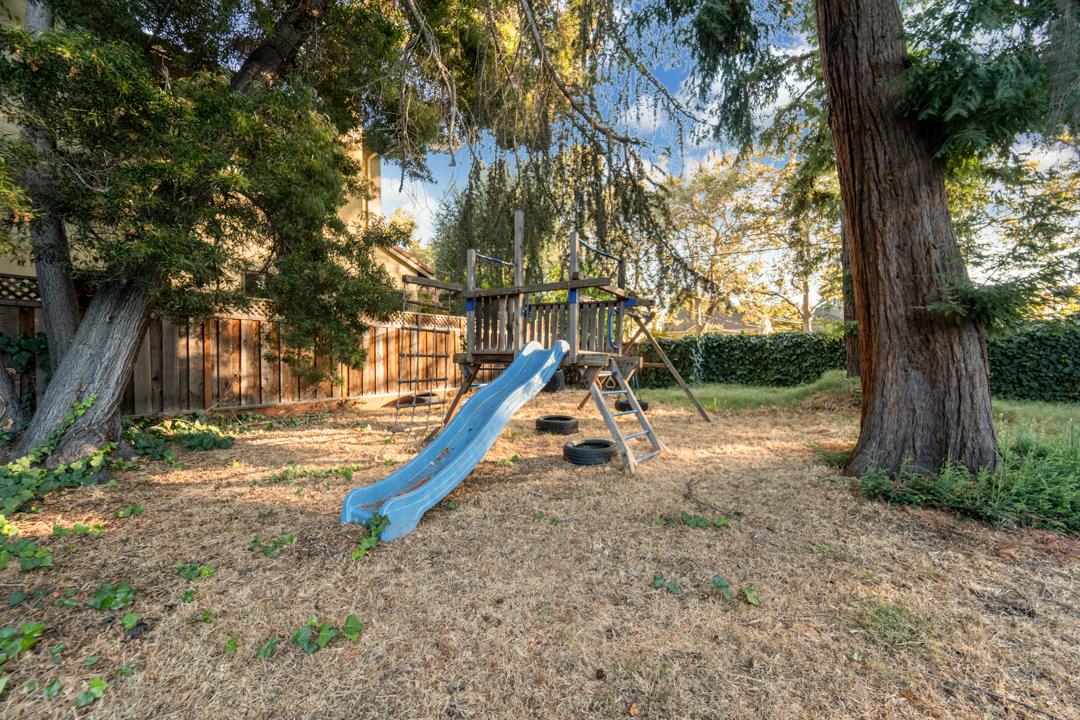 Detail Gallery Image 14 of 115 For 1190 Emory St, San Jose,  CA 95126 - 6 Beds | 3/2 Baths